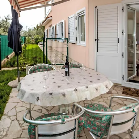 شقة Niki Mit Meerblick By Interhome